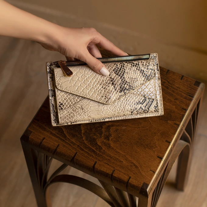 کیف پول زنانه منط