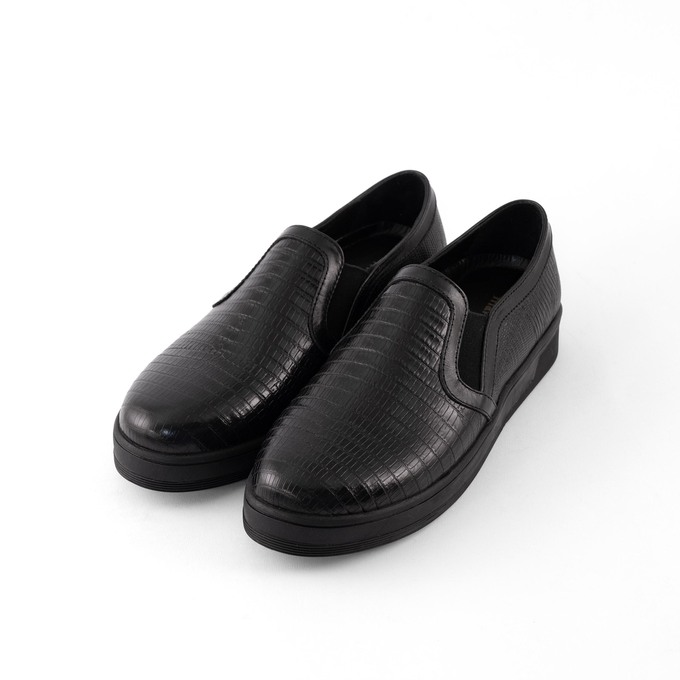 کفش راحتی زنانه منط