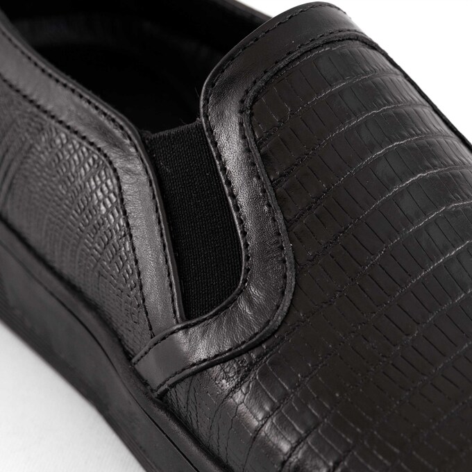 کفش راحتی زنانه منط