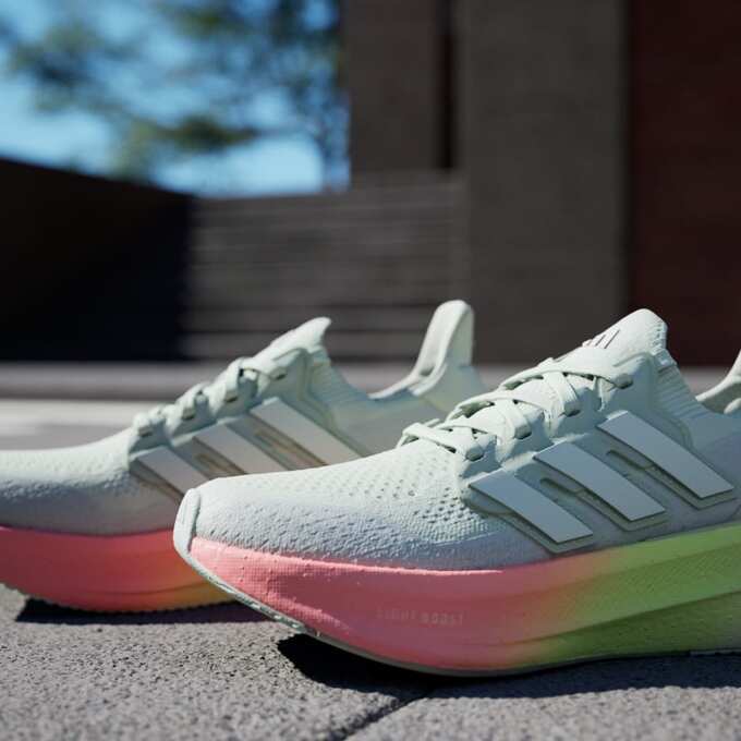 کفش دویدن و پیاده‌روی زنانه ادیداس