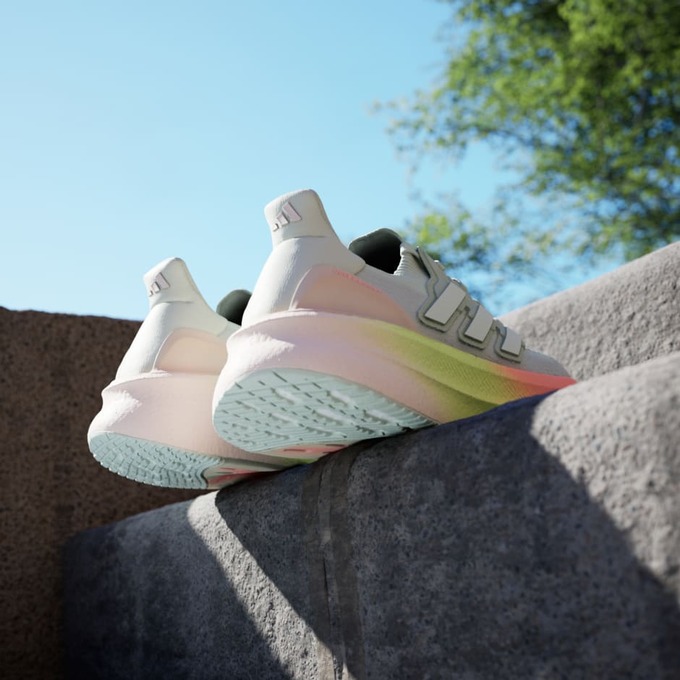 کفش دویدن و پیاده‌روی زنانه ادیداس