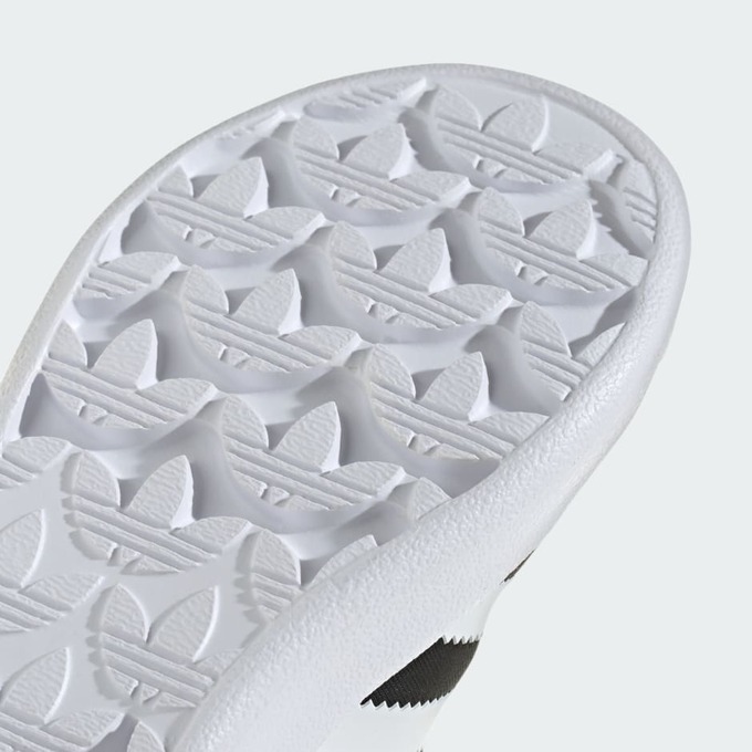 کتانی (اسنیکرز) بچه‌گانه ادیداس