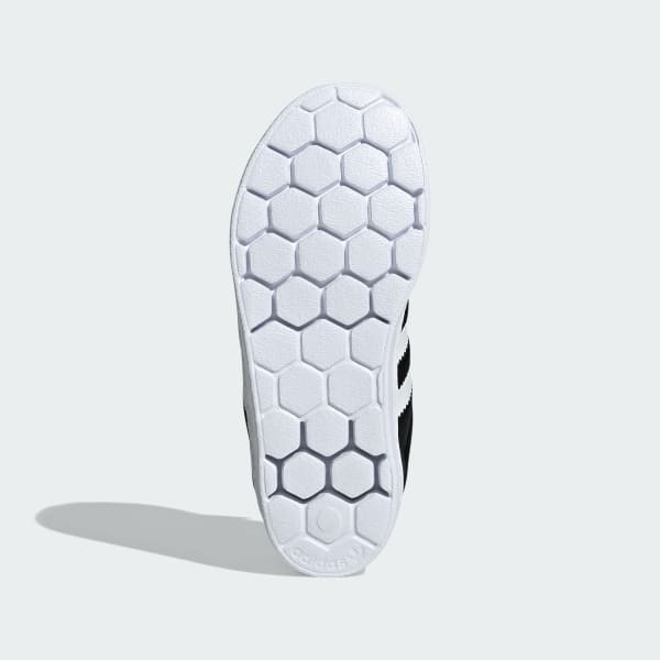 کتانی (اسنیکرز) بچه‌گانه ادیداس